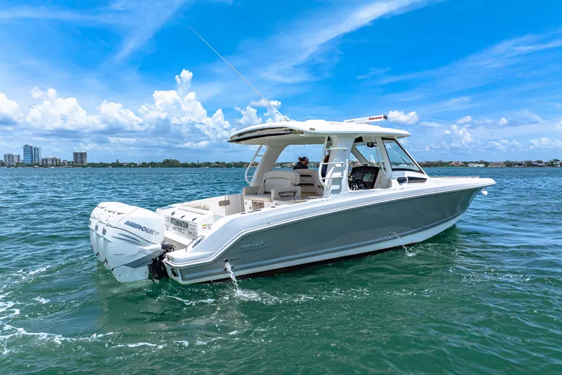 Our Trade Yacht Photos Pics 2019 Boston Whaler 350 Realm Profile Photo