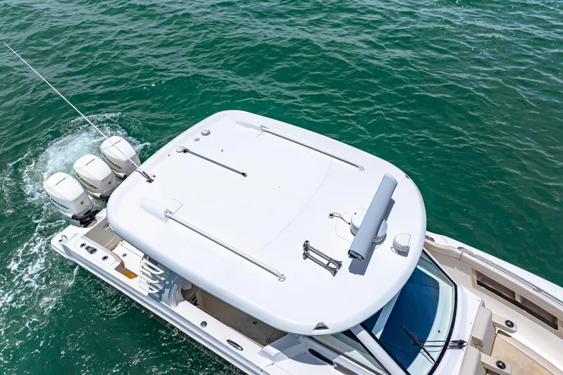 Our Trade Yacht Photos Pics 2019 Boston Whaler 350 Realm Profile Photo