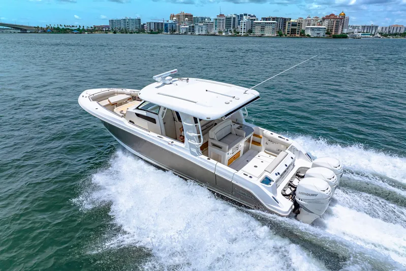 Our Trade Yacht Photos Pics 2019 Boston Whaler 350 Realm Running Photo