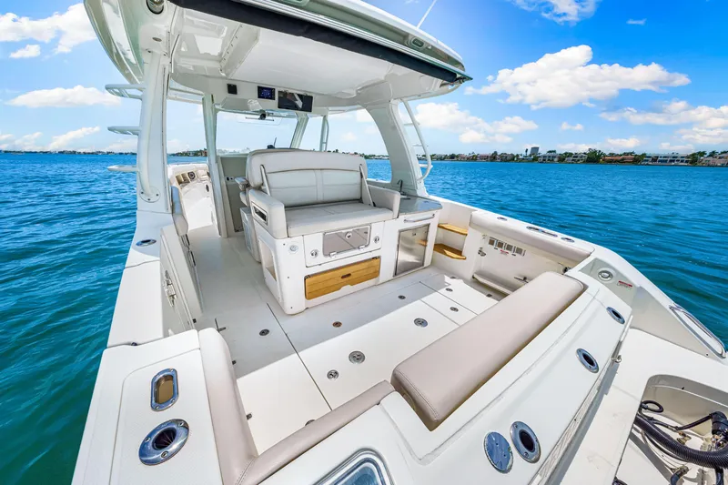 Our Trade Yacht Photos Pics 2019 Boston Whaler 350 Realm Cockpit
