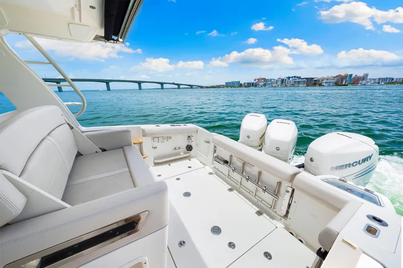 Our Trade Yacht Photos Pics 2019 Boston Whaler 350 Realm Cockpit