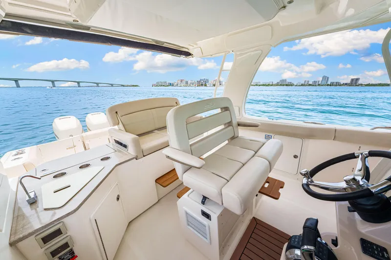 Our Trade Yacht Photos Pics 2019 Boston Whaler 350 Realm Helm