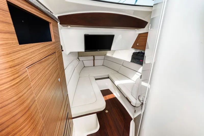 Our Trade Yacht Photos Pics 2019 Boston Whaler 350 Realm Cabin
