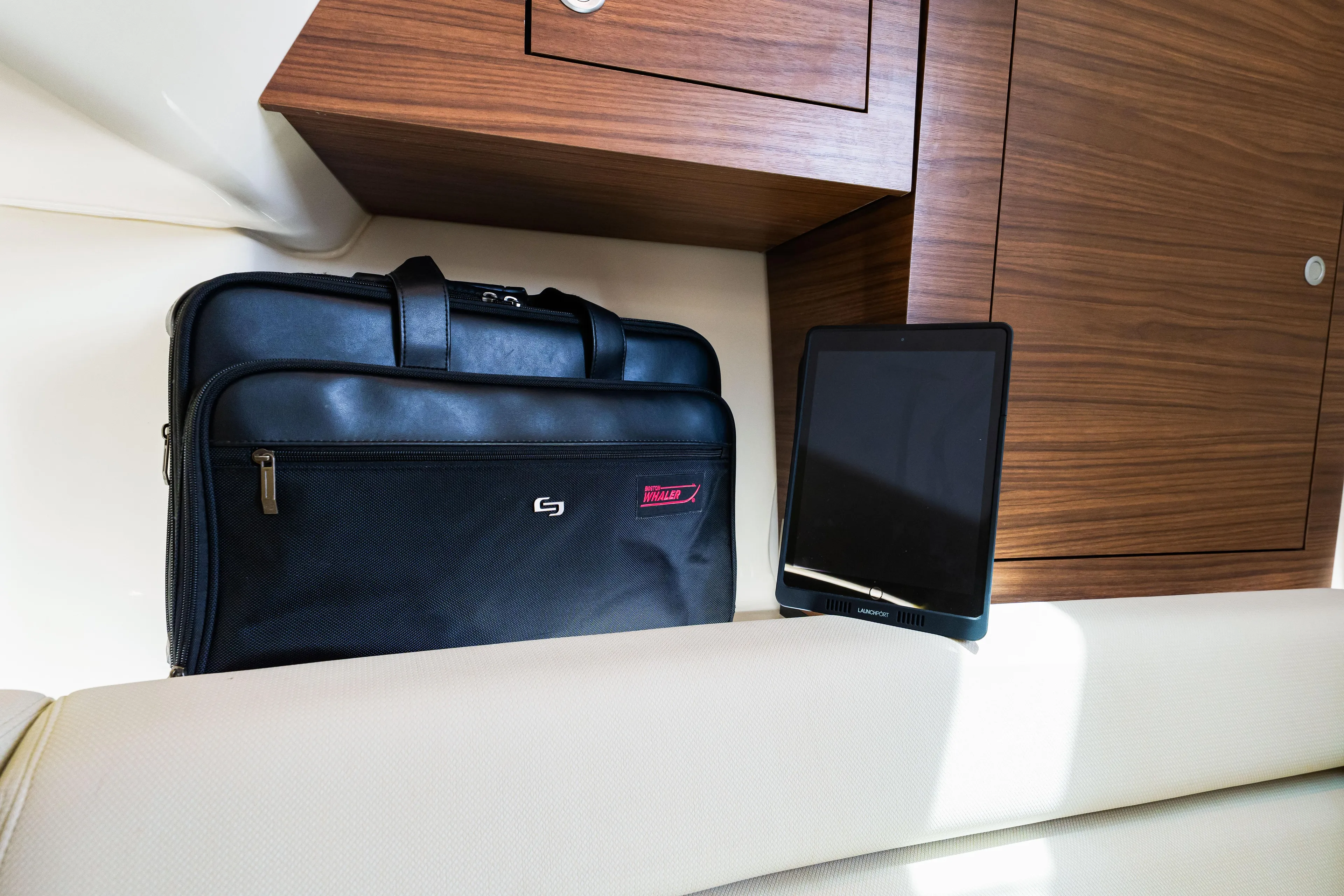 Our Trade Yacht Photos Pics 2019 Boston Whaler 350 Realm Manuals