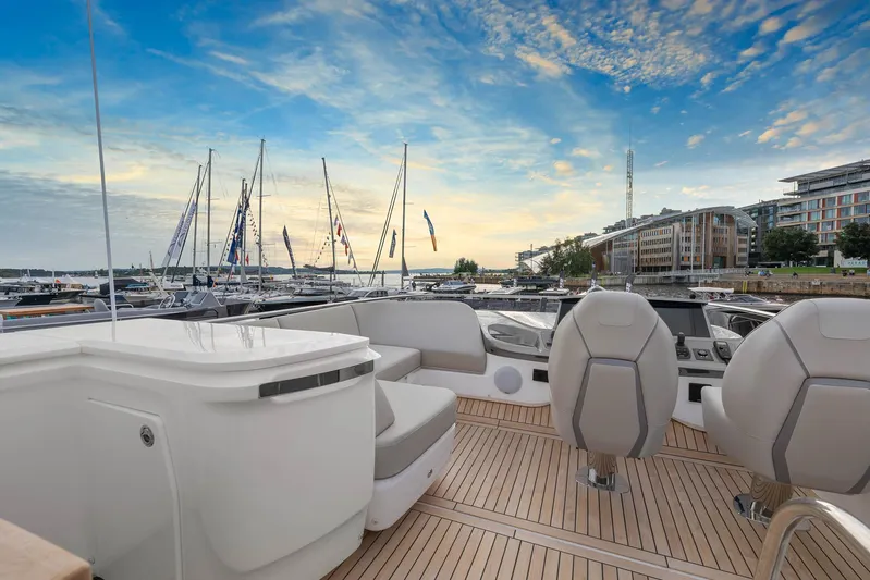 F45094 Yacht Photos Pics 