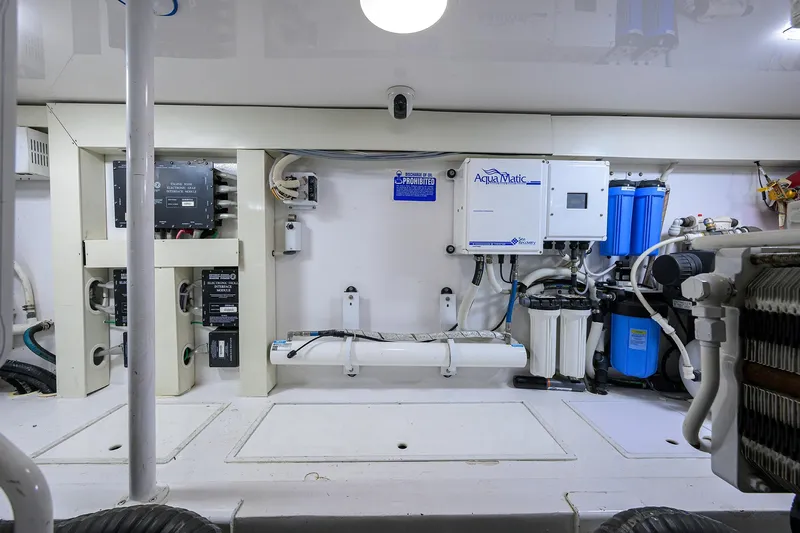 Matter Of Time Yacht Photos Pics Viking 54 Matter Of Time - Engine Room