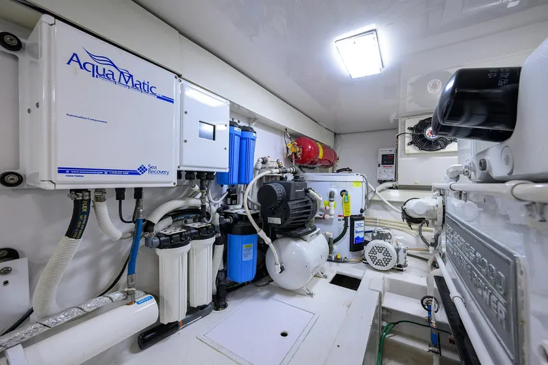 Matter Of Time Yacht Photos Pics Viking 54 Matter Of Time - Engine Room