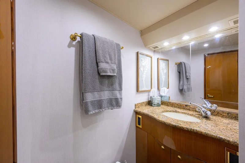 Matter Of Time Yacht Photos Pics Viking 56 Matter Of Time - Guest Head