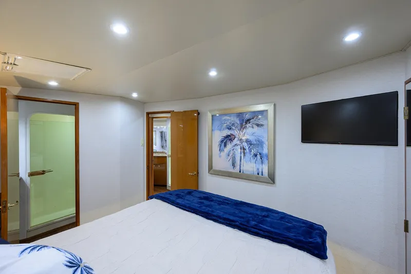 Matter Of Time Yacht Photos Pics Viking 56 Matter Of Time - Master Stateroom