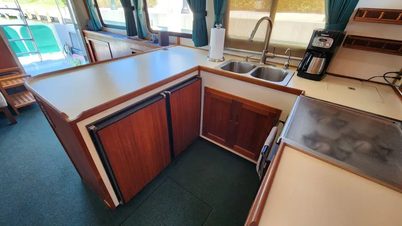 Easy Wind Yacht Photos Pics 