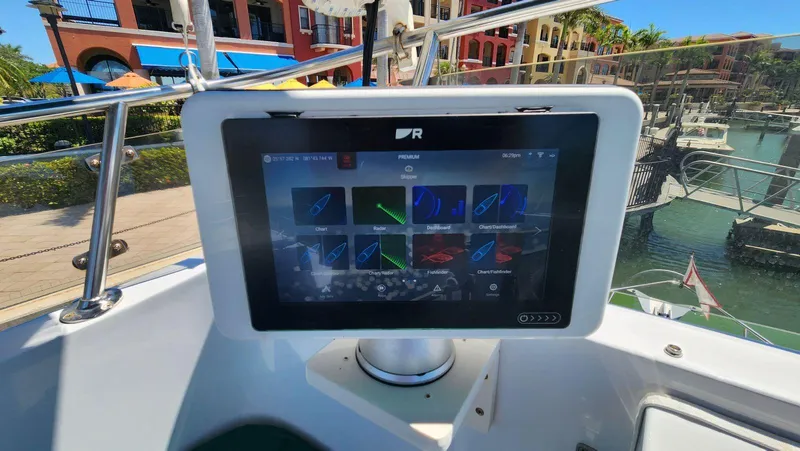 Easy Wind Yacht Photos Pics 