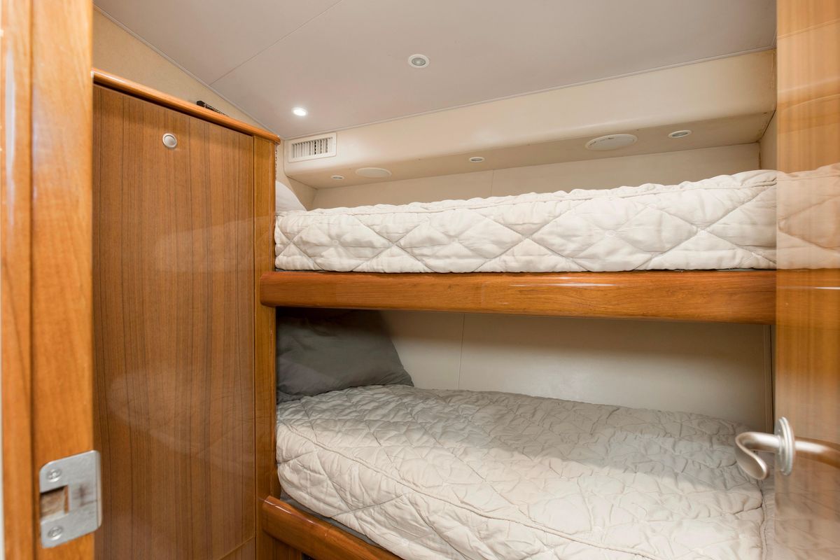 2007 Viking 64 