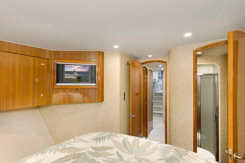 Reel Blues Yacht Photos Pics 2007 64 Viking Enclosed Bridge Reel Blues Starboard Stateroom