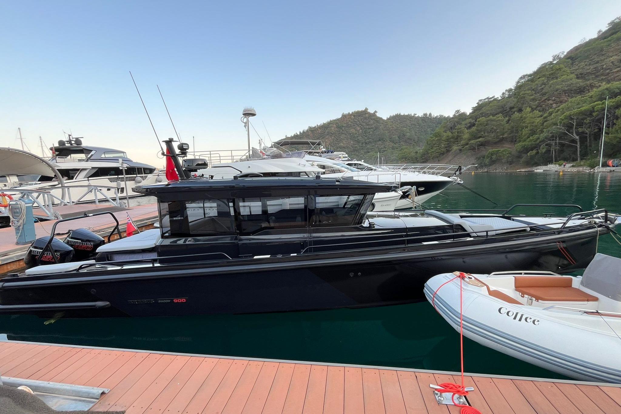 2023 Axopar BRABUS SHADOW 900 XC SPECIFICATIONS