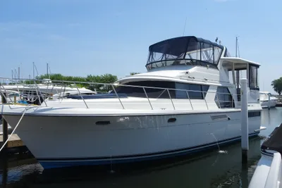 Carver 440 Aft Cabin Motor Yacht