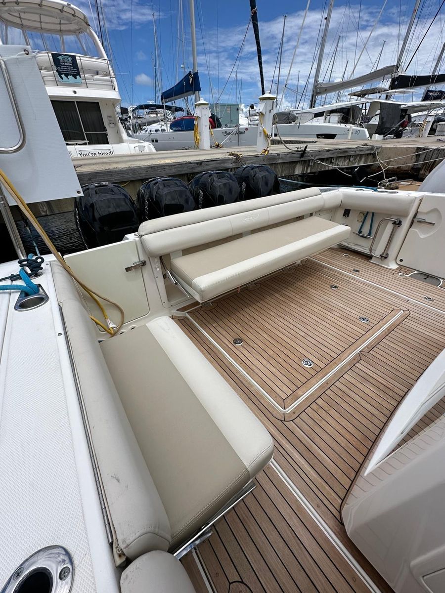 2015 Boston Whaler 42 
