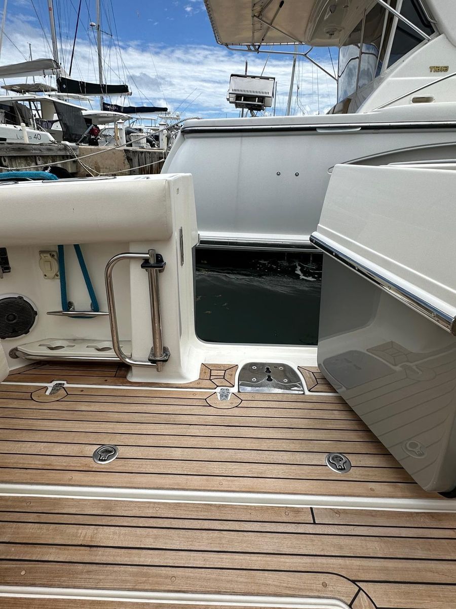 2015 Boston Whaler 42 