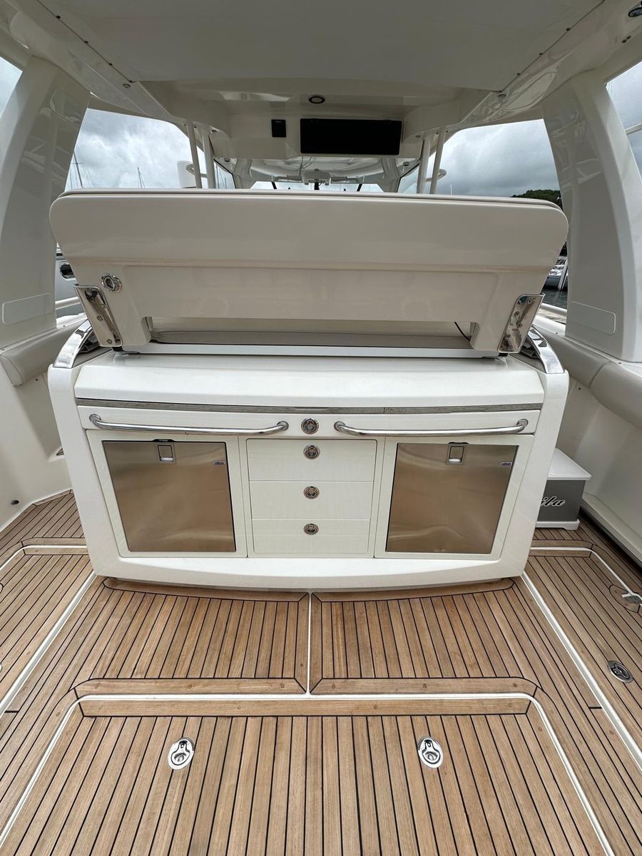 2015 Boston Whaler 42 