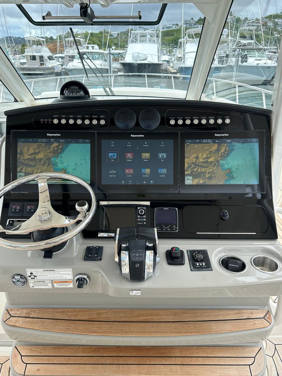 2015 Boston Whaler 42 