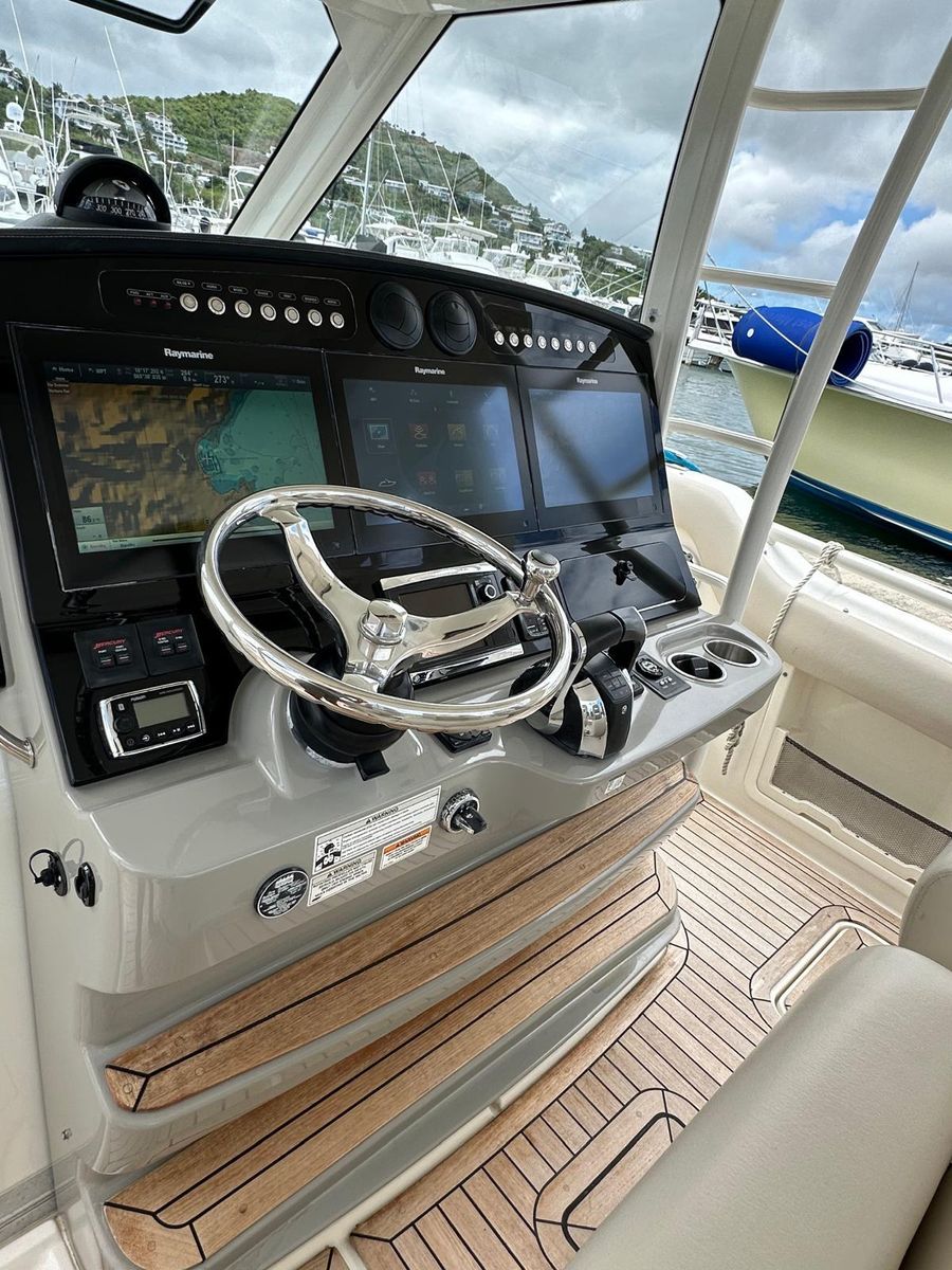 2015 Boston Whaler 42 