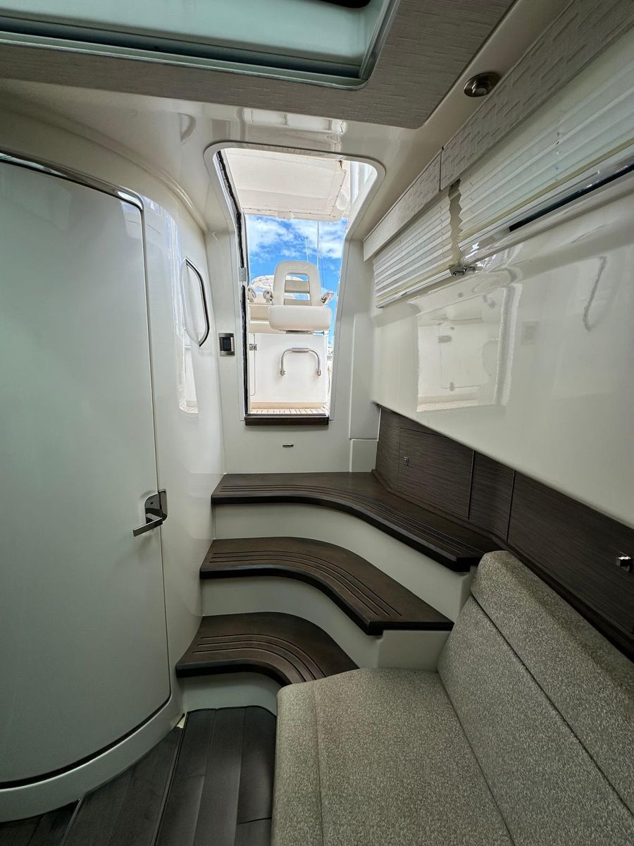 2015 Boston Whaler 42 