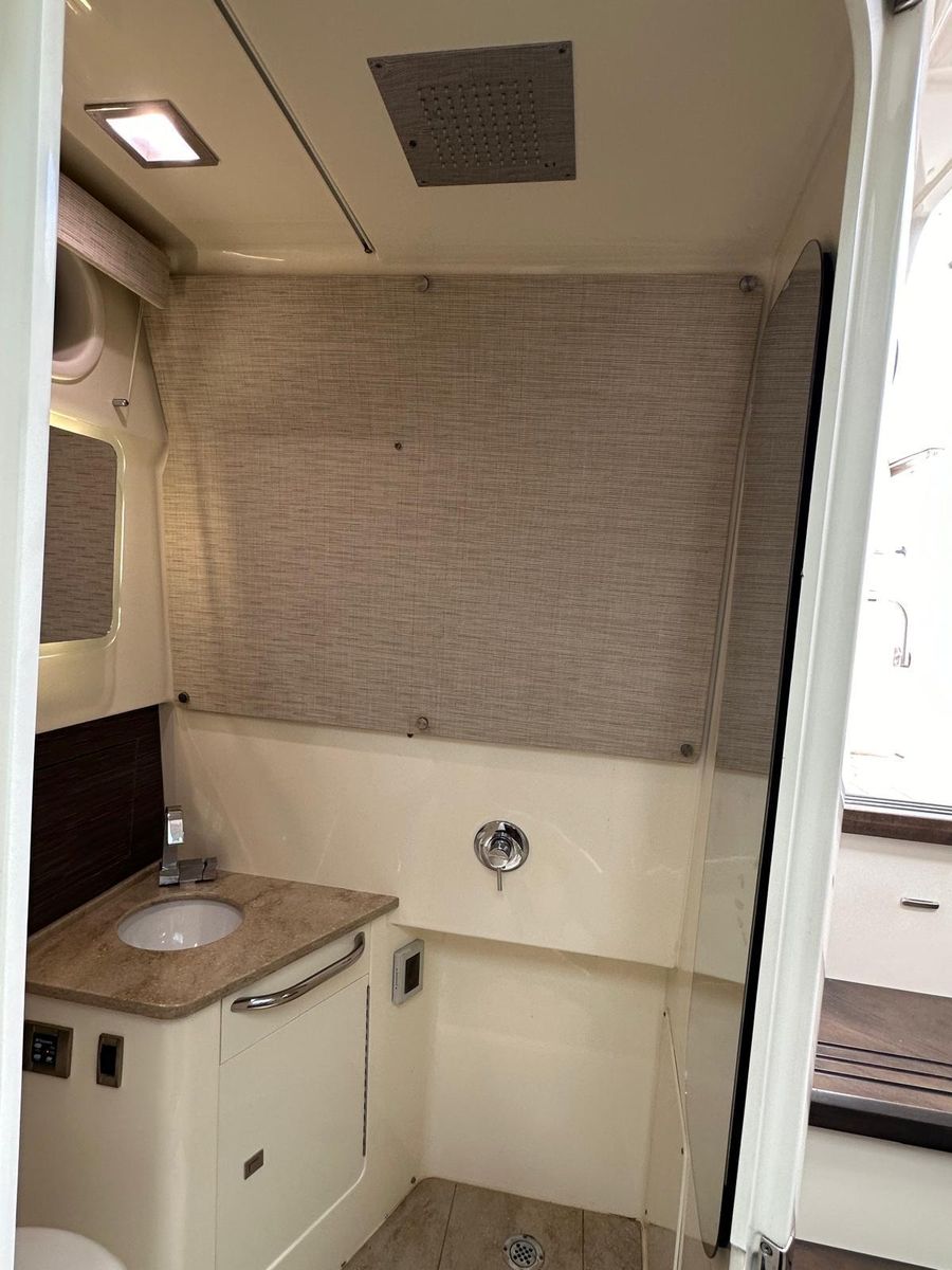 2015 Boston Whaler 42 