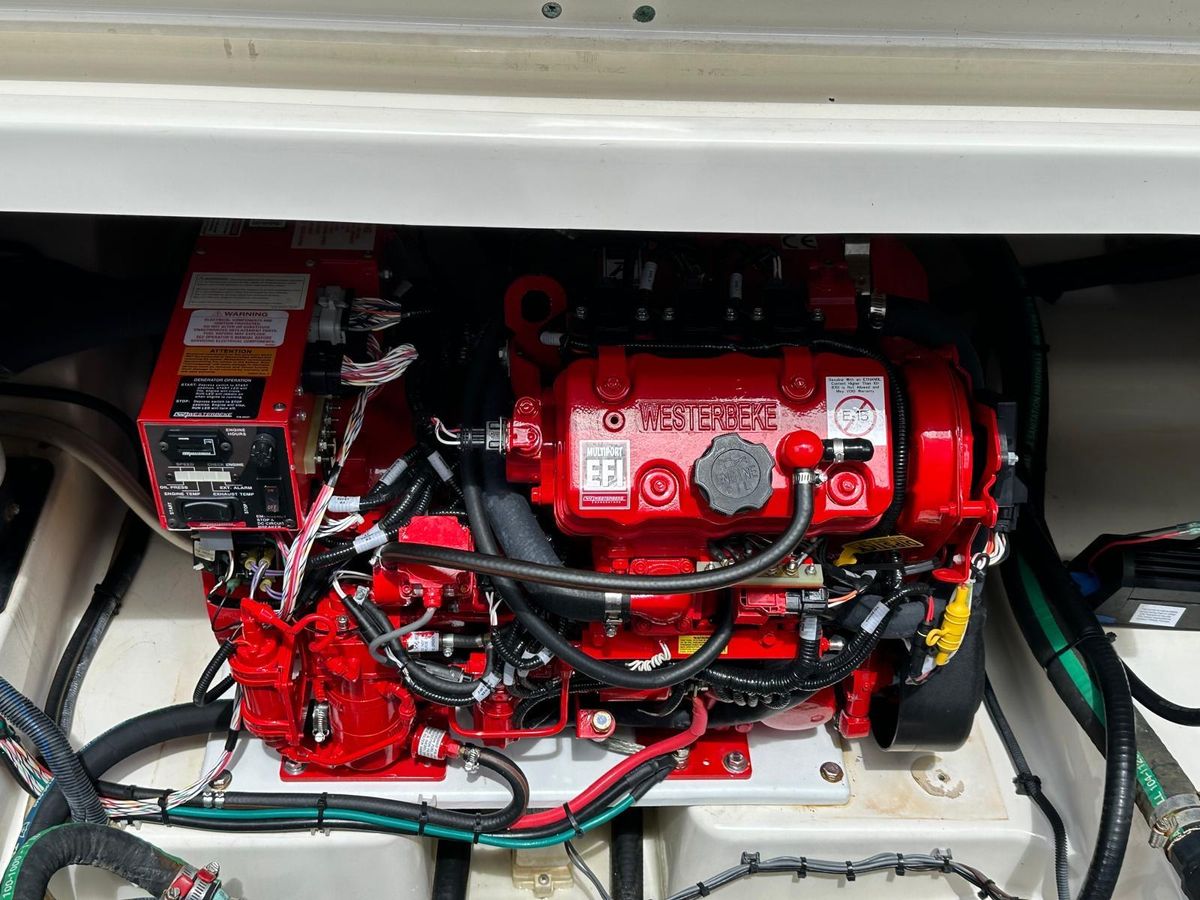 2015 Boston Whaler 42 