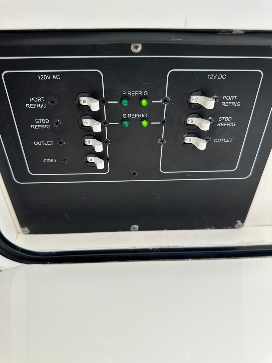 2015 Boston Whaler 42 