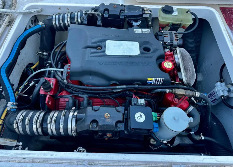 Marquis Yacht Photos Pics 