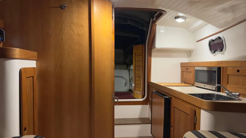 Marquis Yacht Photos Pics 