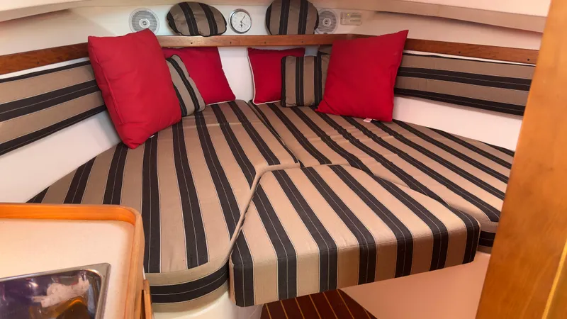 Marquis Yacht Photos Pics 