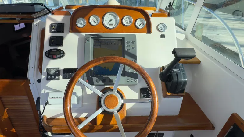 Marquis Yacht Photos Pics 