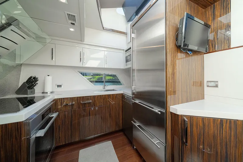 Tin Man Yacht Photos Pics 