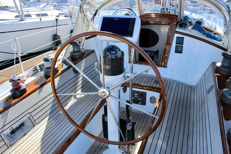 Sir Isaac Yacht Photos Pics 