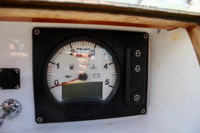 Sir Isaac Yacht Photos Pics 