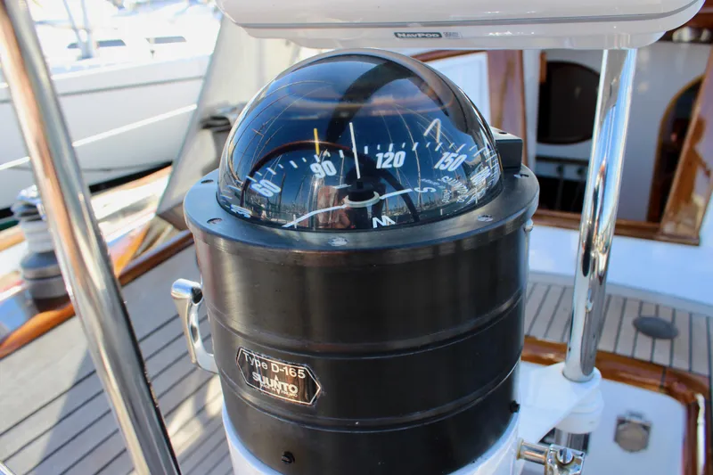 Sir Isaac Yacht Photos Pics 