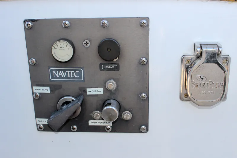 Sir Isaac Yacht Photos Pics 