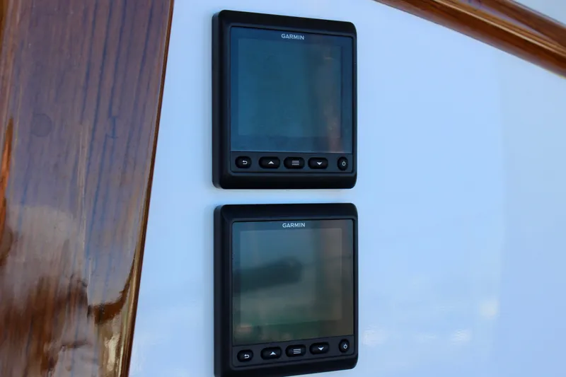 Sir Isaac Yacht Photos Pics 