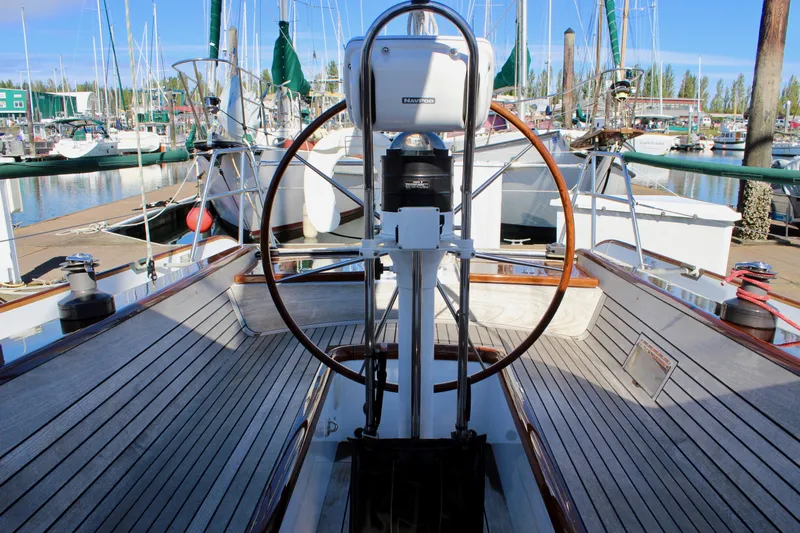 Sir Isaac Yacht Photos Pics 