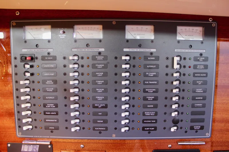 Sir Isaac Yacht Photos Pics 