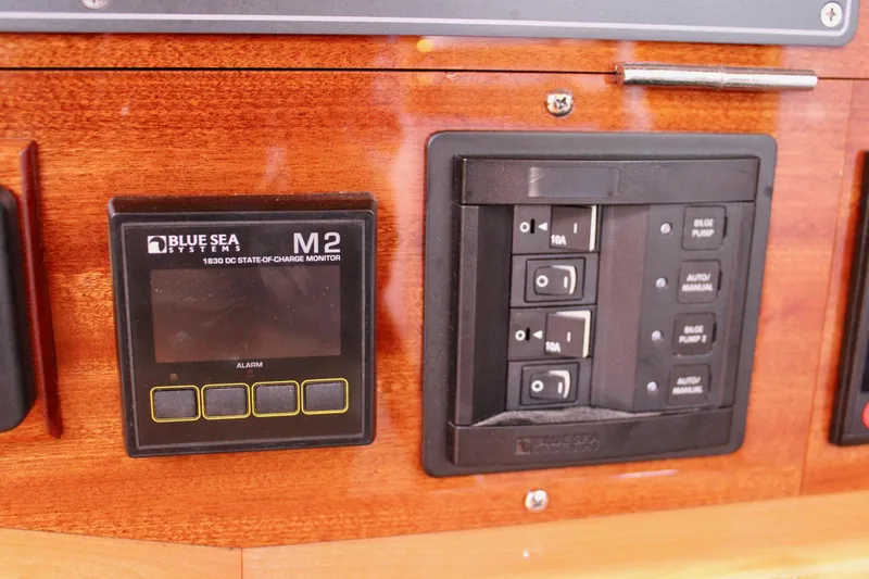 Sir Isaac Yacht Photos Pics 