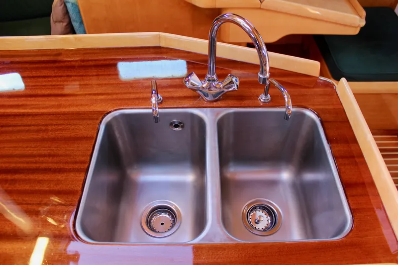 Sir Isaac Yacht Photos Pics 