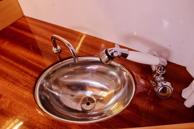 Sir Isaac Yacht Photos Pics 