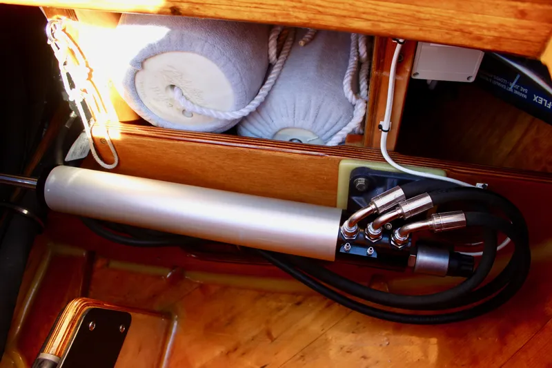 Sir Isaac Yacht Photos Pics 