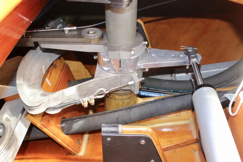 Sir Isaac Yacht Photos Pics 