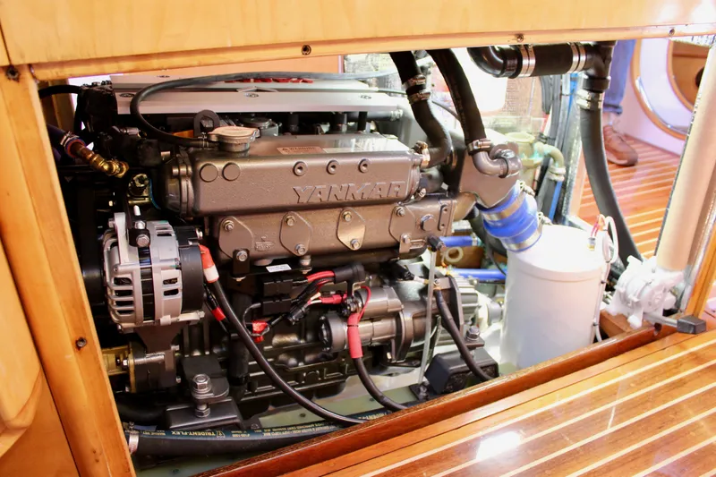 Sir Isaac Yacht Photos Pics 