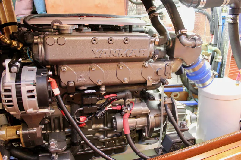 Sir Isaac Yacht Photos Pics 