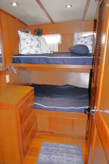 Sea Ya Soon Yacht Photos Pics Guest stateroom