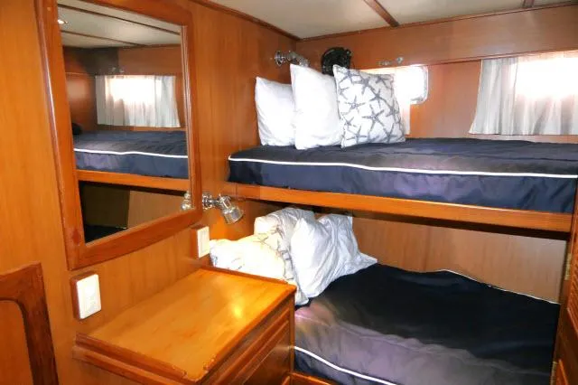 Sea Ya Soon Yacht Photos Pics Guest stateroom 2