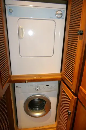 Sea Ya Soon Yacht Photos Pics Washer and dryer